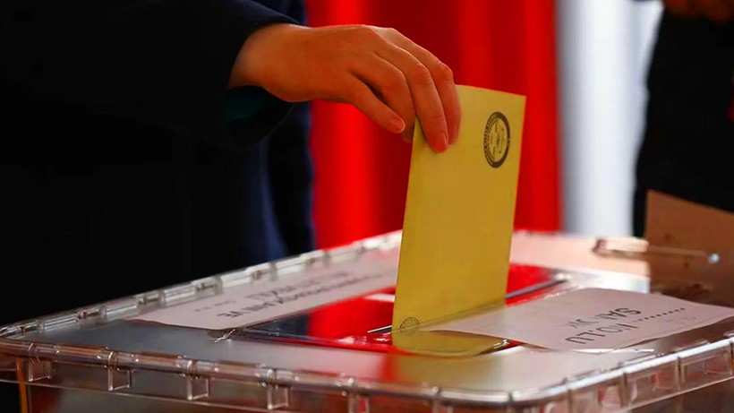 Son Ankette Bir Partiden Sürpriz Yükseliş! Seçim Yarışında Tüm Dengeleri Değiştirebilir