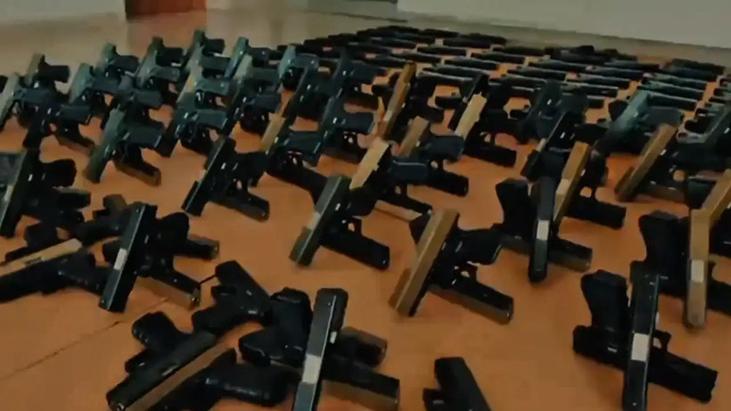 Bakan Yerlikaya Duyurdu: Silah Kaçakçılarına Operasyon! Yüzlercesi Ele Geçirildi