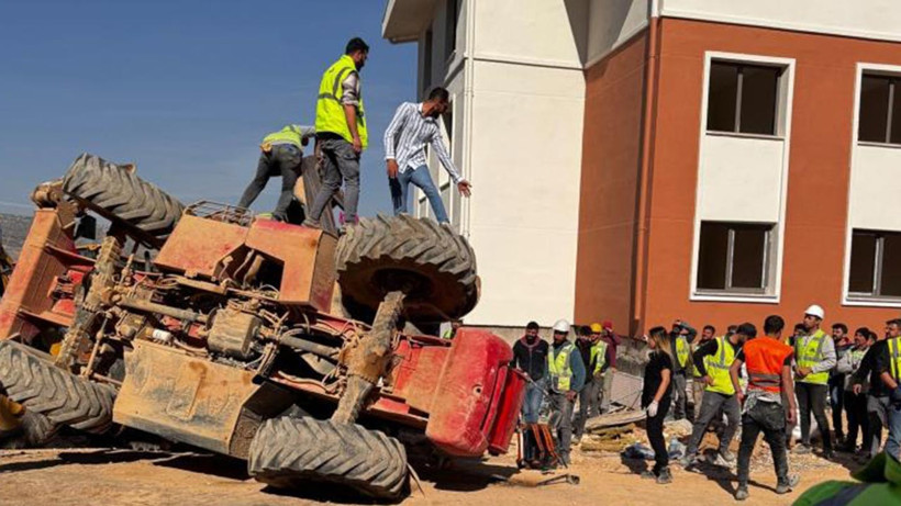 Adıyaman’da İş Makinesi Devrildi, 1 Yaralı