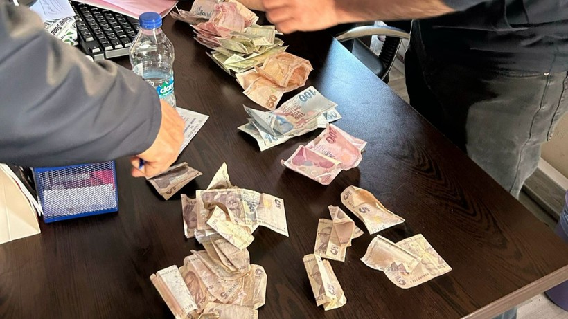 Dilencilerin Üzerinden Çıkan Para Pes Dedirtti