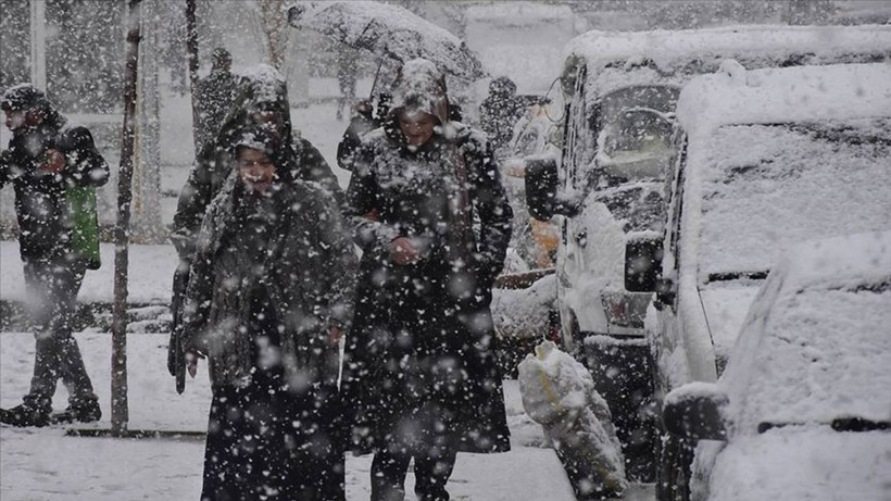Meteoroloji'den Kritik Uyarı! Kar Geliyor, Saat Verildi... Tüm Yurdu Saracak