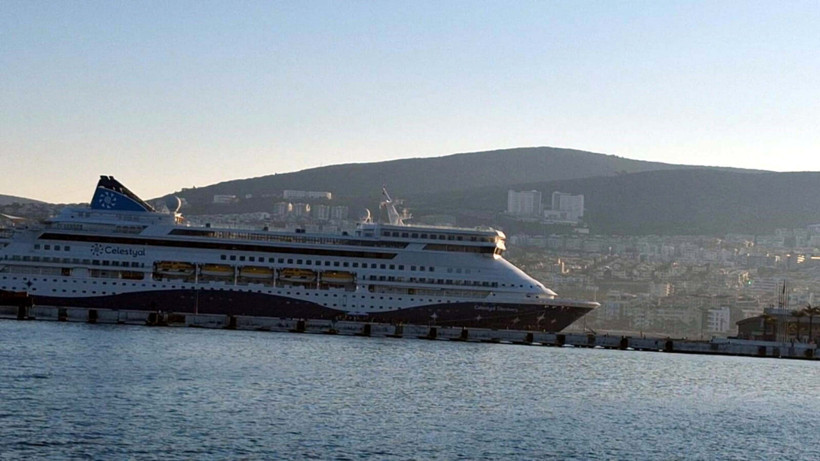 Sezonun İlk Kruvaziyeri Kuşadası'nda