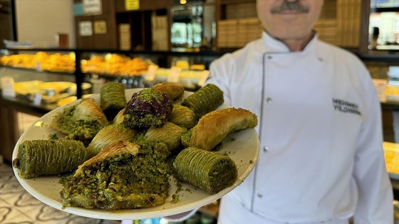 500 TL'den Başlayıp 1400 TL'ye Kadar Çıktı! Baklavacılarda Bayram Telaşı: Bu Rengi Gördüğünüzde İki Kere Düşünün