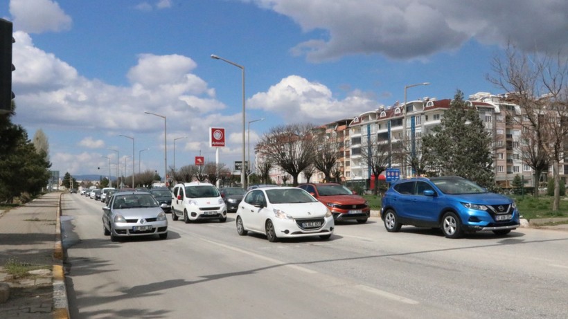 Afyonkarahisar-Antalya Kara Yolunda Bayram Yoğunluğu