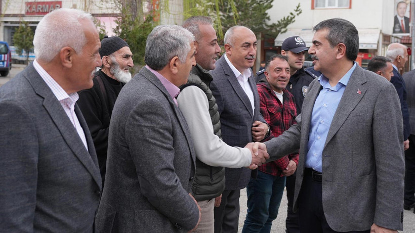 Bakan Tekin, Uzundere’yi Ziyaret Etti