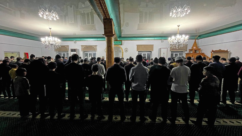 Kırgızistan'daki Ahıska Türklerinden Son Teravih Namazı