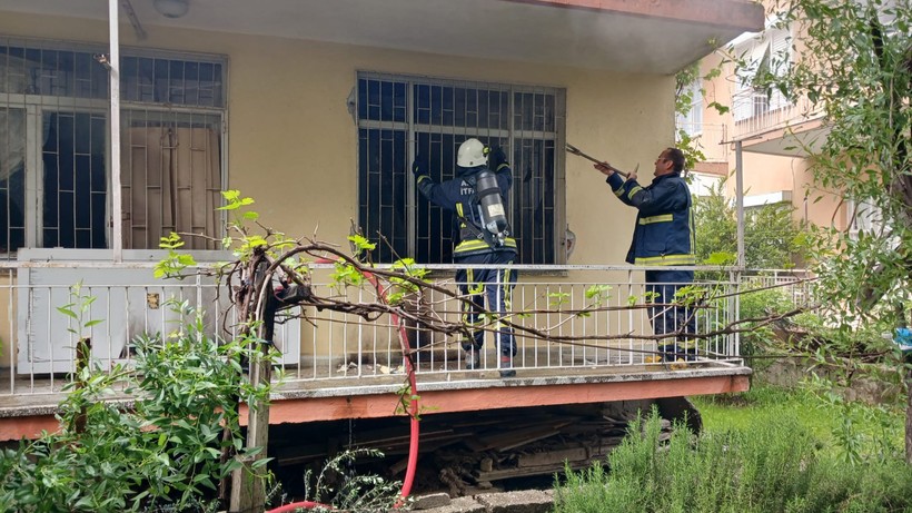Babasının Evinde Dehşet Saçtı, Gözünü Kırpmadan Ateşe Verdi