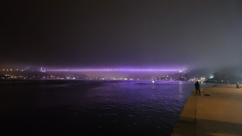İstanbul'da Yoğun Sis: Boğazda Gemi Trafiği Askıya Alındı