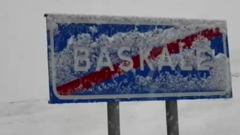 Van Başkale'de Kar Yağışı, Her Yer Bembeyaz Oldu