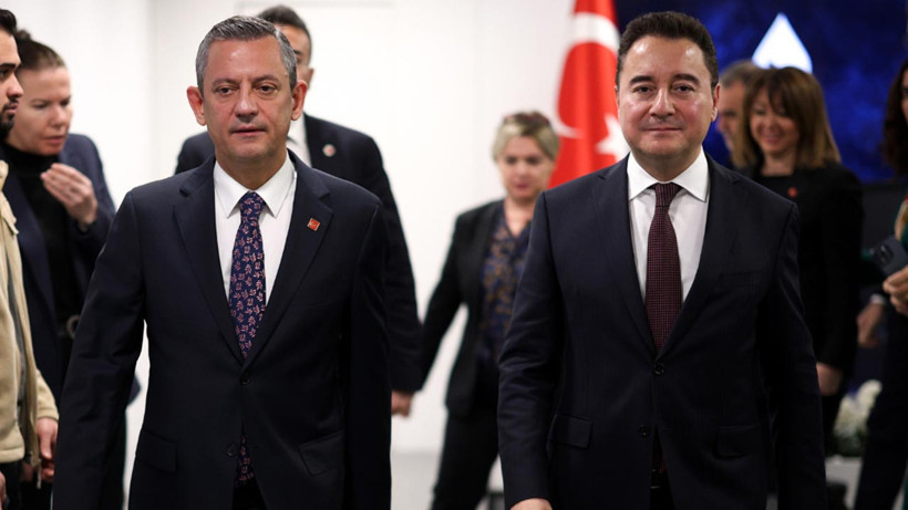 Ali Babacan'dan, Özgür Özel'e Tebrik