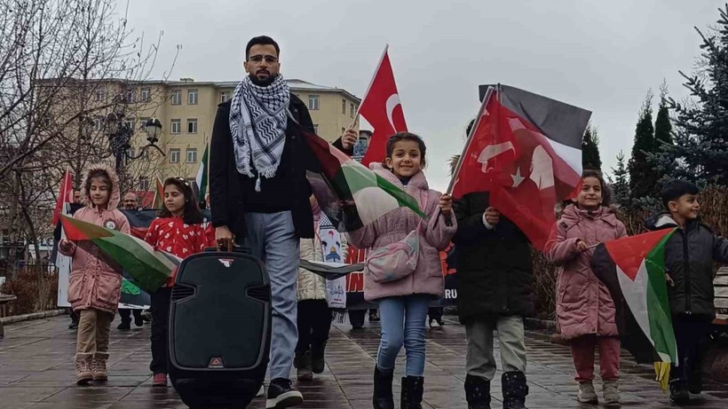 Sağlık Çalışanları 73'üncü Kez Gazze İçin Yürüdü