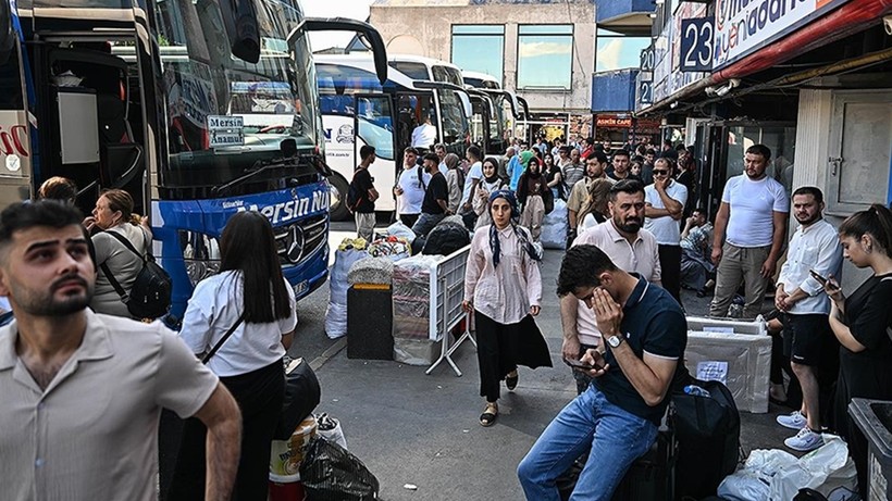 Tatilin Son Gününde AŞTİ'de Yolcu Trafiği
