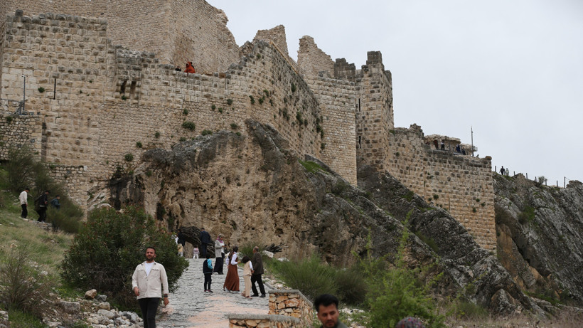Yeniden Açıklan Kahta Kalesi'ne Ziyaretçiler Akın Etti