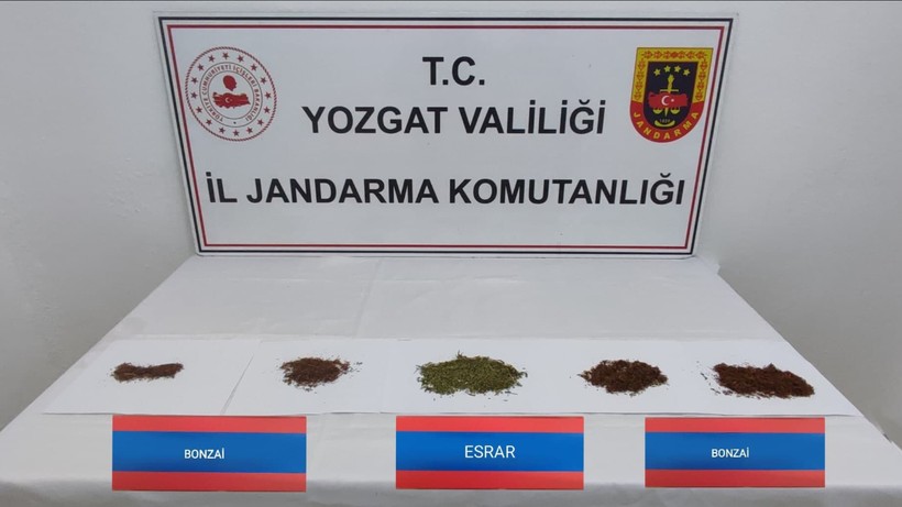 Jandarma Harekete Geçti, Araçtan Uyuşturucu Madde Çıktı