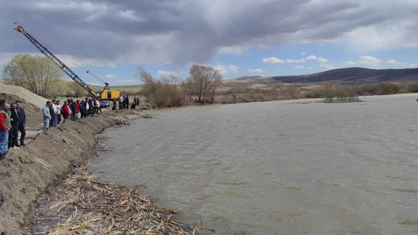 Kayseri’de Kızılırmak’a Düşen Şahıs İçin Arama Çalışması Başlatıldı