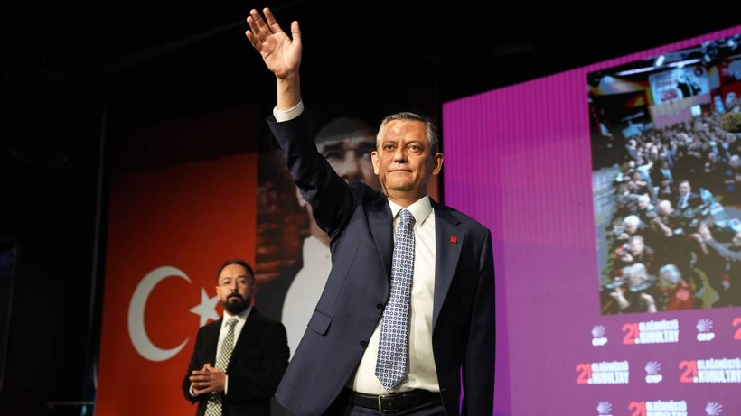 Özgür Özel'in A Takımı Belli Oldu: İşte CHP'nin Yeni Parti Meclisi