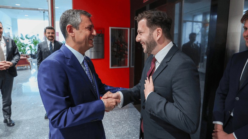 CHP Lideri Özel, Almanya Yeşiller Partisi Lideri ile Bir Araya Geldi