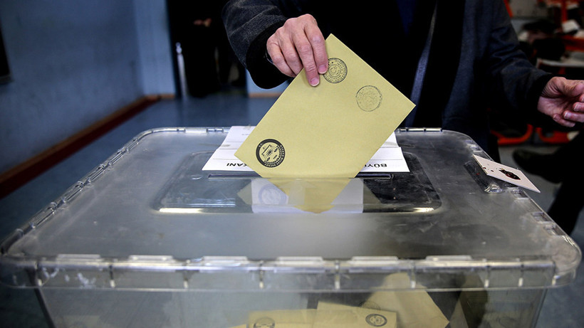 Son Anketten Çarpıcı Sonuç! Oy Oranında Dengeler Değişti, İki Parti Kan Kaybediyor