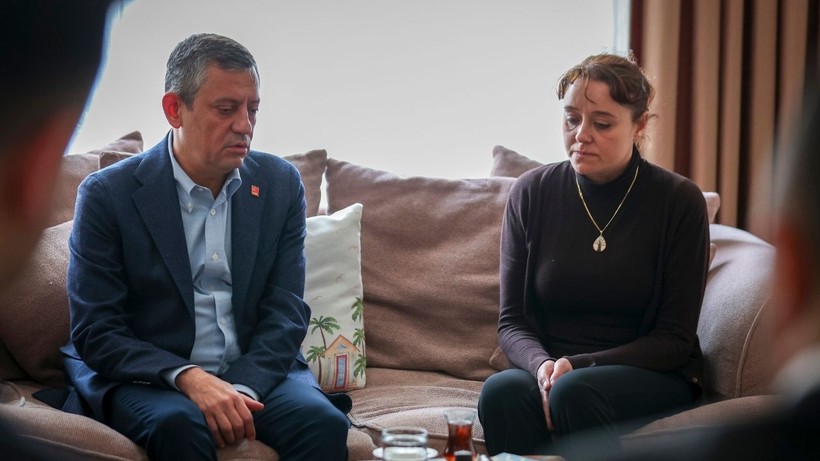 Özgür Özel'den Duruşma Öncesi Mattia Ahmet Minguzzi'nin Ailesine Ziyaret
