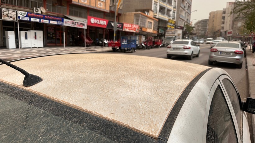 Şanlıurfa'da Toz Bulutu Hayatı Felç Etti