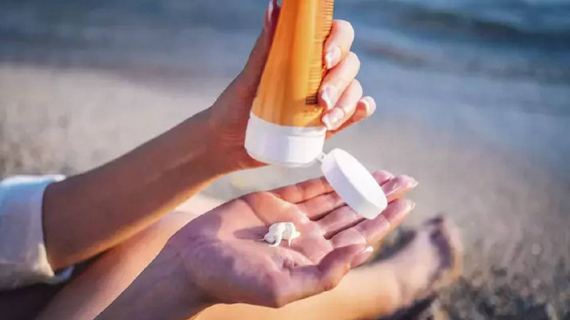 Güneş Kremini Meğer Yıllardır Yanlış Sürüyormuşuz: Böyle Sürünce Etkisi Tamamen Boşa Gidiyor