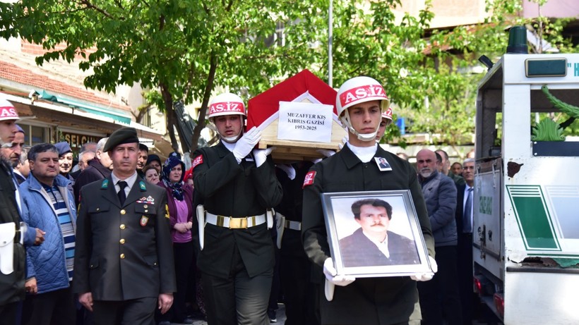 Kıbrıs Gazisi'ne Askeri Törenle Veda