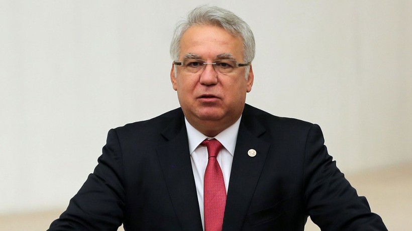 Eski AKP İzmir Milletvekili Hüseyin Kocabıyık Partisinden İhraç Edildi