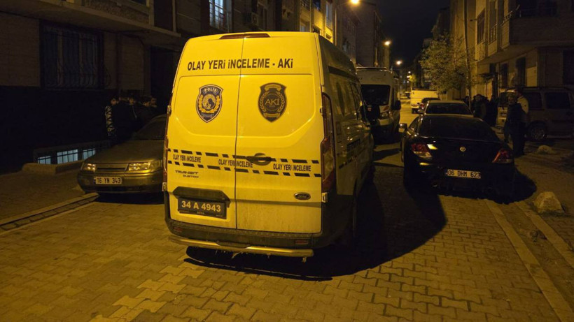 Esenyurt'ta Korkunç Cinayet! Anne Öldü, Kızı Ağır Yaralı