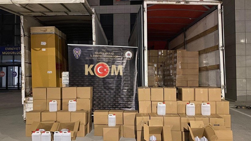 Kamyonetten Zehir Çıktı, Tam 1500 Litre