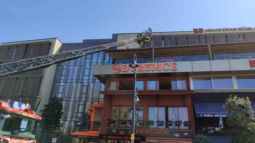 Beşiktaş'taki Kafede Korkutan Alevler