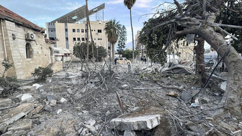 İsrail, Han Yunus'ta Bir Evi Bombaladı! 5 Filistinli Öldü