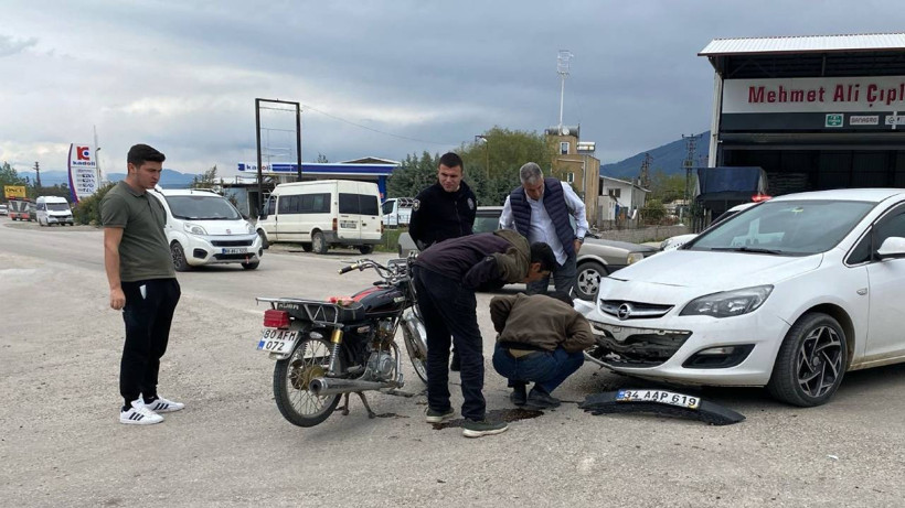 Osmaniye’de Otomobil ile Motosiklet Çarpıştı
