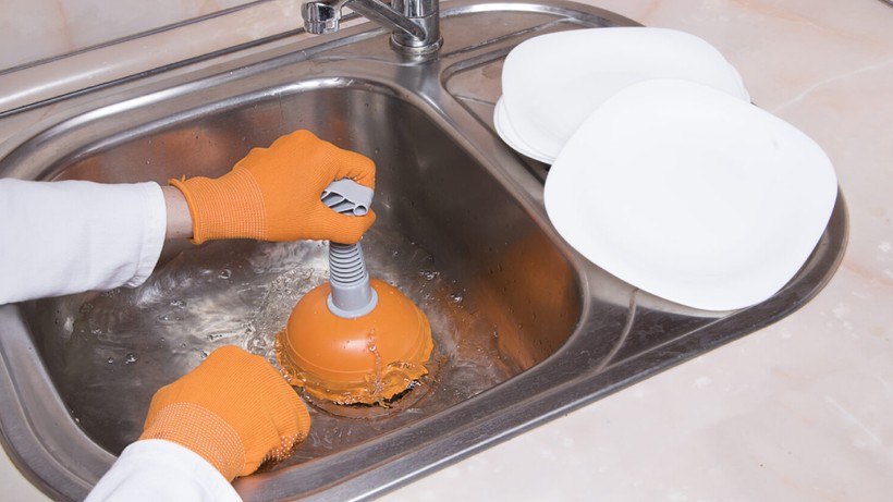 Tıkalı Lavabolar Alman Disipliniyle Mum Gibi Oluyor! 1 Folyo Koyun, Farkı Görün