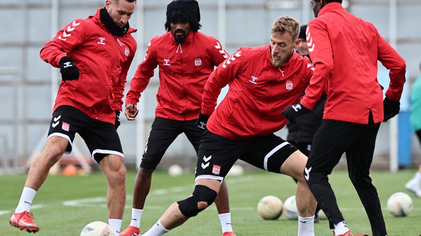 Sivasspor Kasımpaşa Deplasmanına Hazırlanıyor