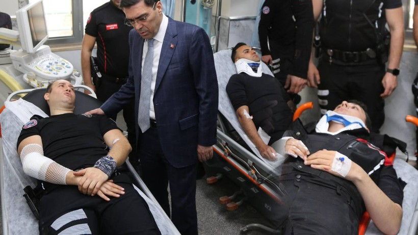Şanlıurfa'da Feci Kaza: 4 Polis Yaralı!
