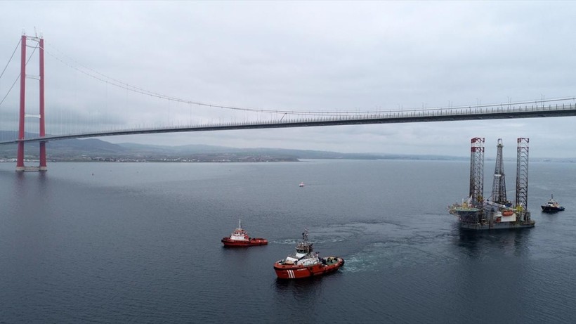 Kapanan Çanakkale Boğazı Yeniden Gemi Trafiğine Açıldı