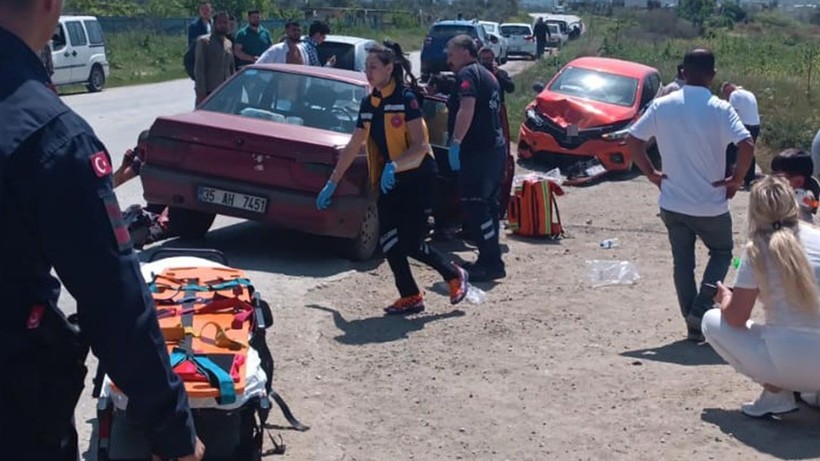 Manisa’da Trafik Kazası, 1'i Çocuk 4 Yaralı