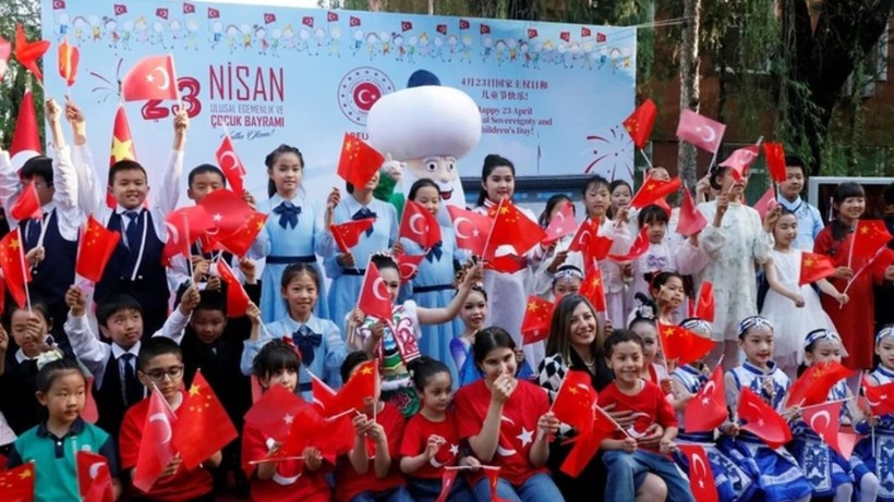 Çin'de 23 Nisan Kutlaması