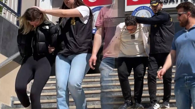 Dolandırıcı Sevgililer Yakalandı