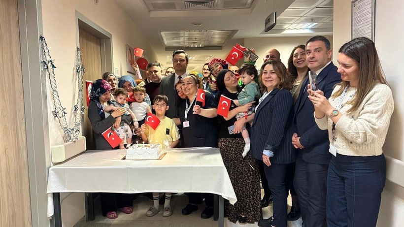 Hasta Çocuklara Kalp Isıtan Sürpriz