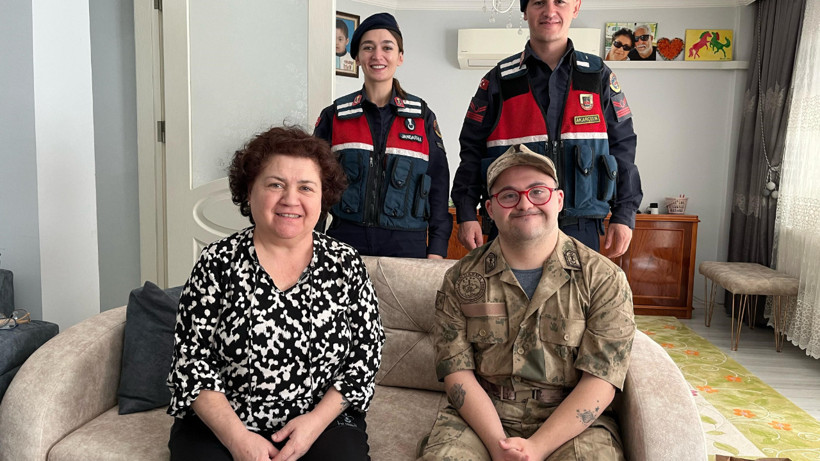 Jandarma Ekipleri Down Sendromlu Efe’ye Hayatının Mutluluğunu Yaşattı