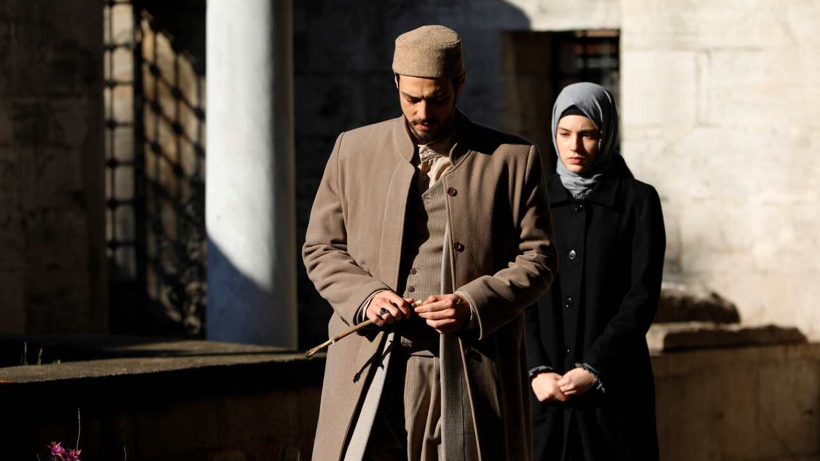 Kızıl Goncalar'ın Finalinde Büyük Sürpriz! Diziye Veda Etmişti ama Geri Döndü