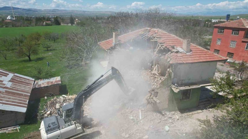 Elazığ’da Çöken Binalar İçin Özel Eğitim