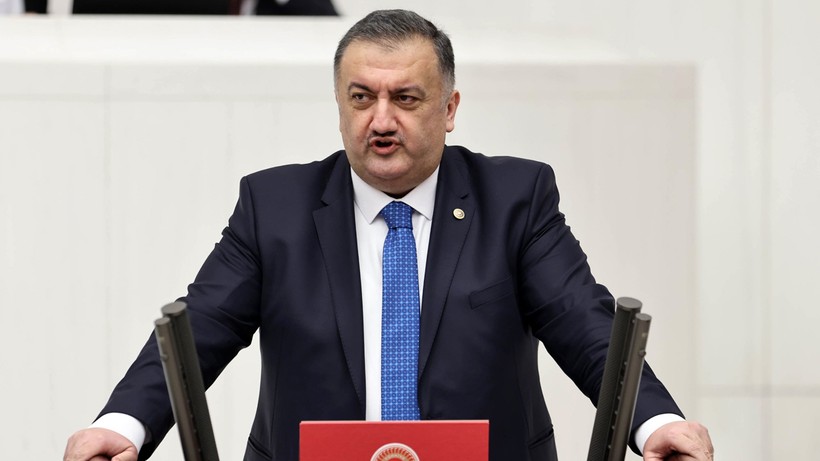 DEVA Partili Karal, Okul Önündeki Trafik Kazalarını Bakan Yerlikaya'ya Sordu