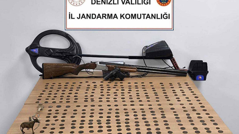 Jandarma Ekipleri Bizans Dönemine Ait Yüzlerce Tarihi Eser Ele Geçirdi