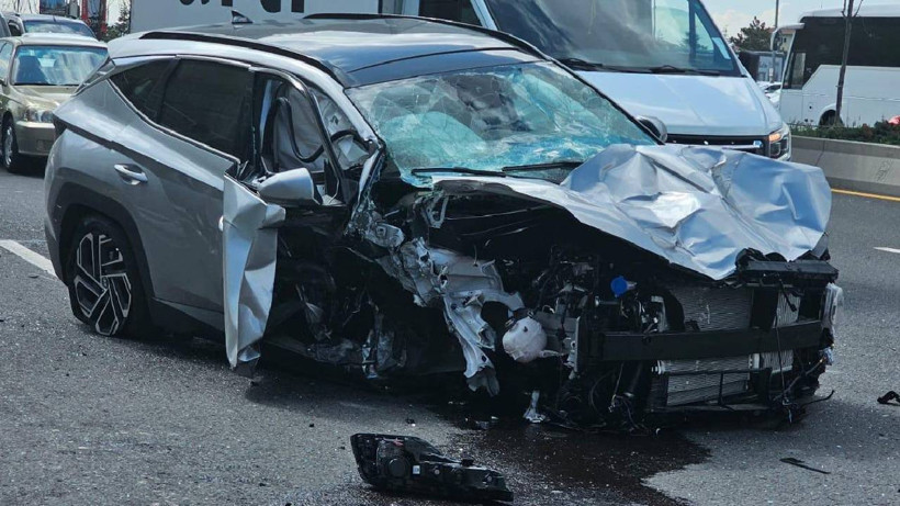 Ankara’da Feci Kaza: Otomobil Üst Geçit Ayağına Çarptı