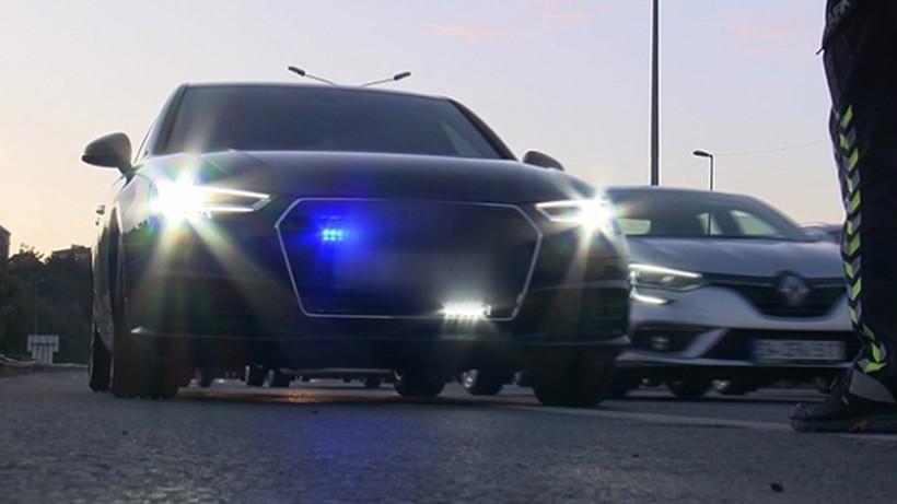 Trafikte İzinsiz Çakara Geçit Yok! Bakan Yerlikaya Paylaştı