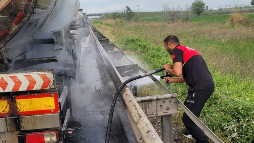 Seyir Halindeki Tanker Alev Aldı