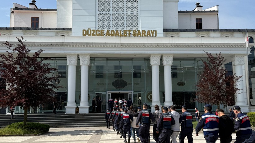 Düzce'de Uyuşturucu Operasyonunda 18 Tutuklama