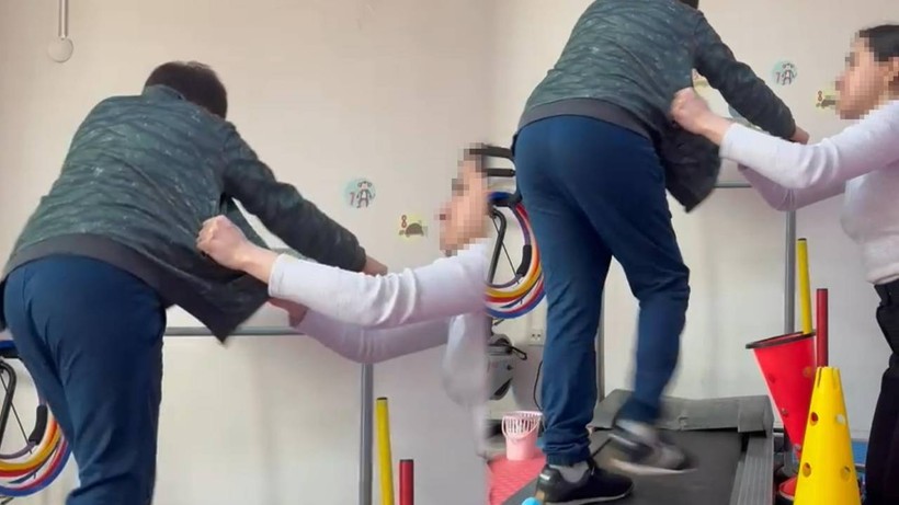 Otizmli Çocuğa Şiddet Kamerada! Videoyu Yanlışlıkla Ailesine Gönderince Gerçek Ortaya Çıktı